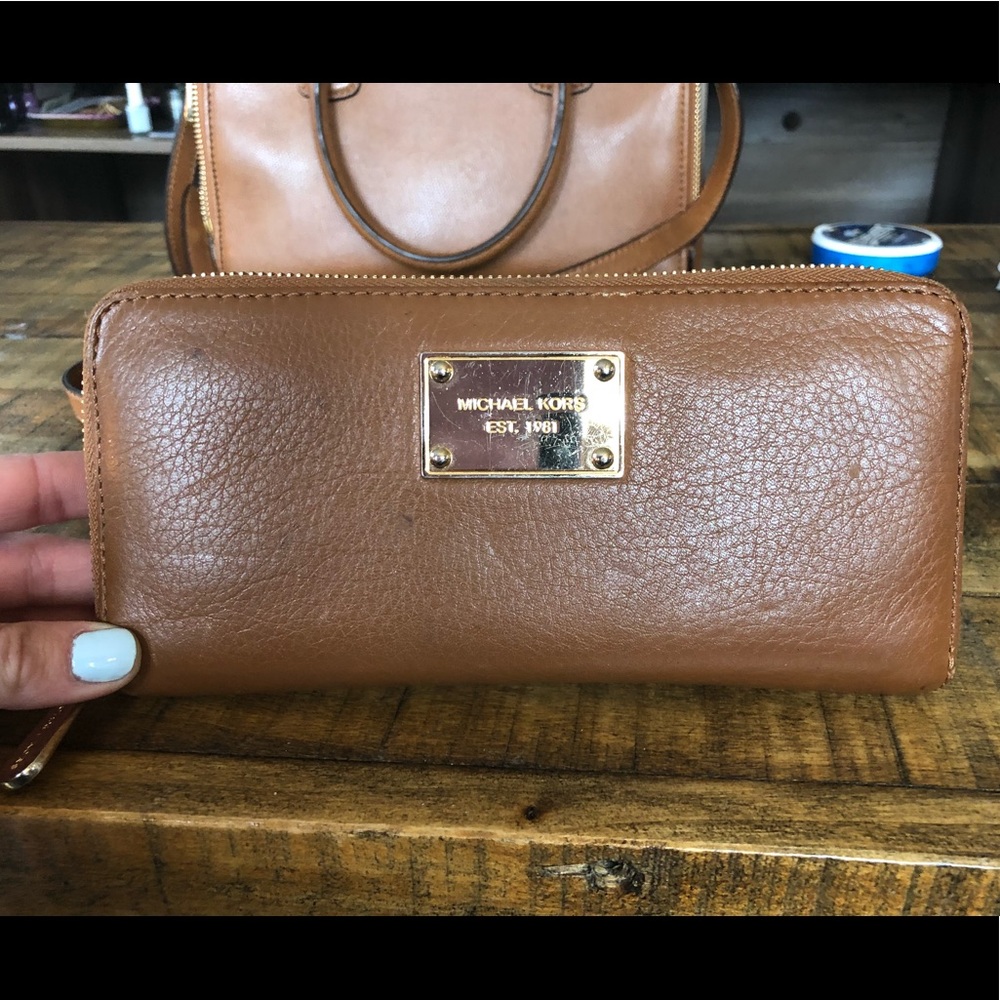 Michael kors wallet